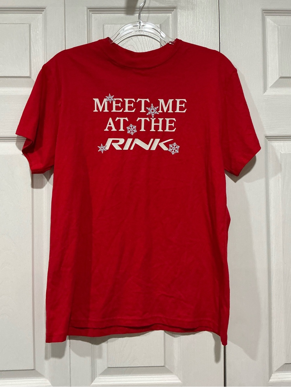 🤎 NWT Victoria’s Secret PINK “Meet Me At The Rink” Red T-shirt XS (01149)
